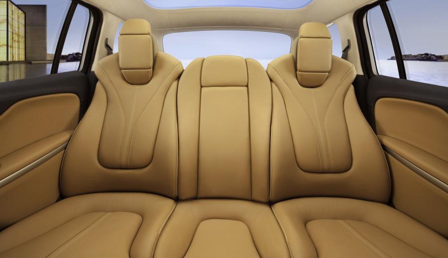  Vauxhall Zafira Tourer Concept 2011 года  (фото 7 из 11)